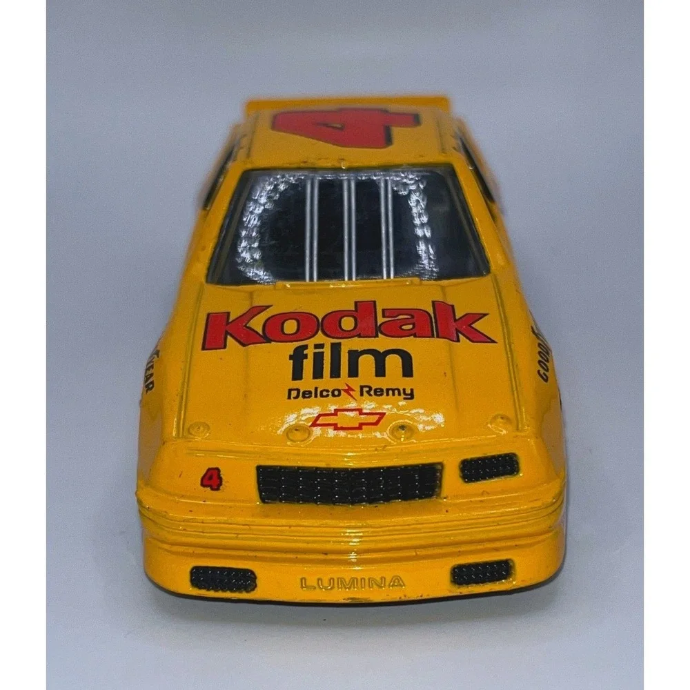 Matchbox Ernie Irvan #4 Kodak Film Chevrolet Lumina Stock Car 1:43 Scale 1992
